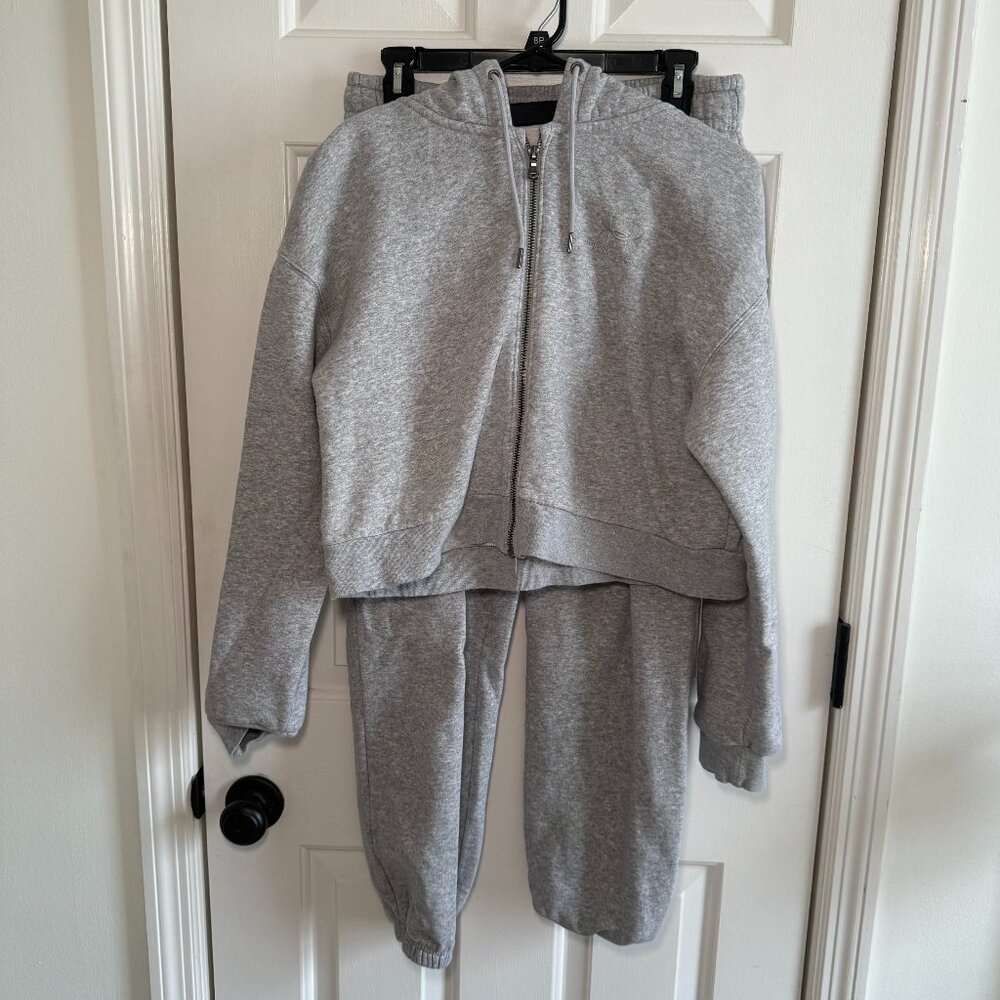 Under Armour Sweatsuit